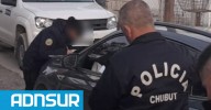 23:49 Intentó escapar en un auto con pedido de secuestro en Chubut y fue detenido tras una persecución