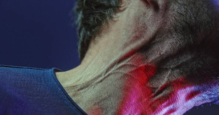 Simple neck check detects heart failure risk in men over 60