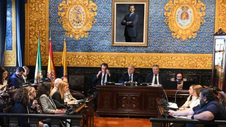 Algeciras liquida su deuda bancaria tras el visto bueno del pleno