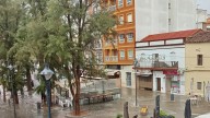 La tormenta deja calles anegadas en Almendralejo y el enfado de los vecinos: "¿Por qué no se limpian los imbornales?"