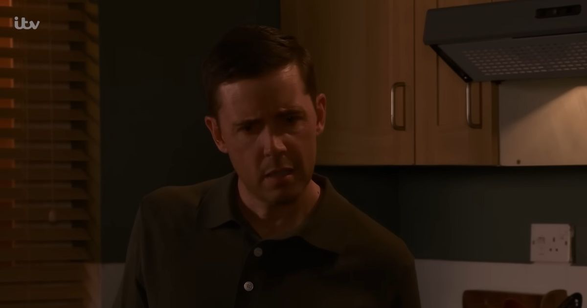 Coronation Street fans work out who can 'save' Todd Grimshaw in 'regret' observation