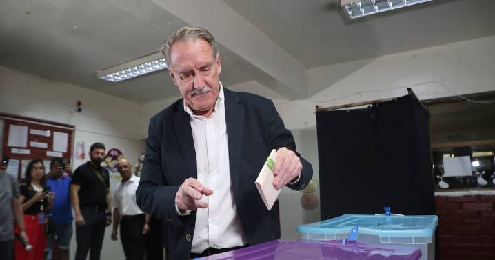 Eduardo Artés condiciona su apoyo a Jeannette Jara en segunda vuelta: “Tiene que cambiar su programa”