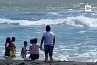 Guardavidas de la UEPC rescatan a dos menores en Playa El Paraíso