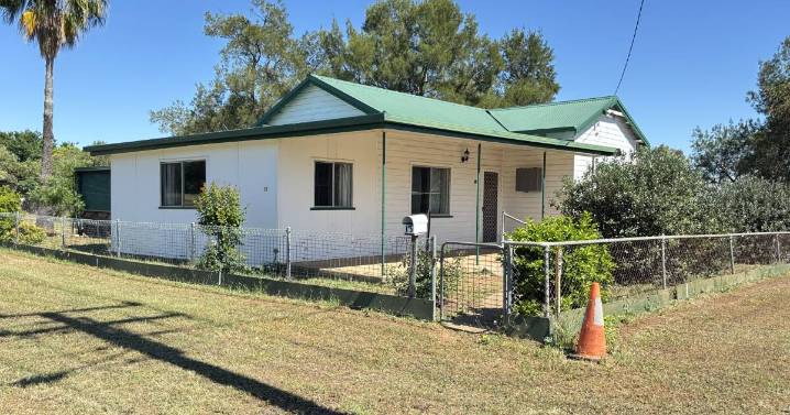 Spacious Bingara home with ample outdoor area