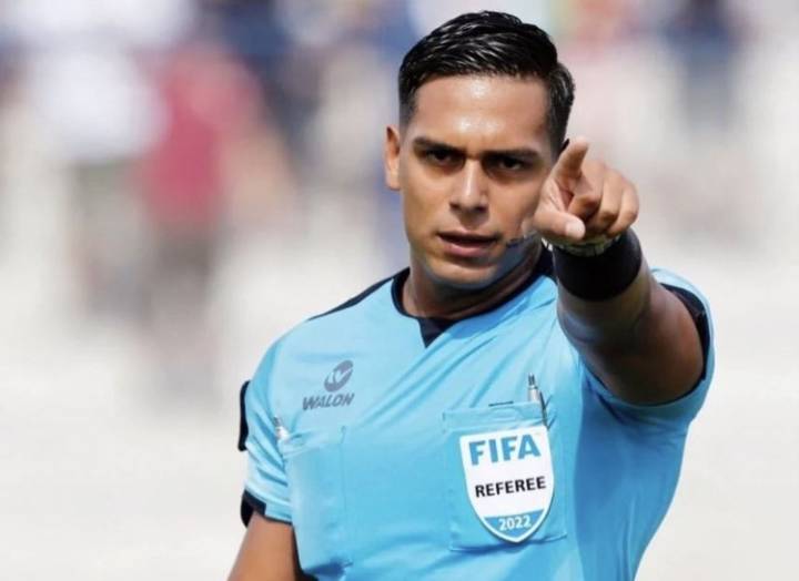 Árbitro peruano Bruno Pérez elegido para dirigir la final del Mundial Sub 17 entre Austria y Portugal en Qatar