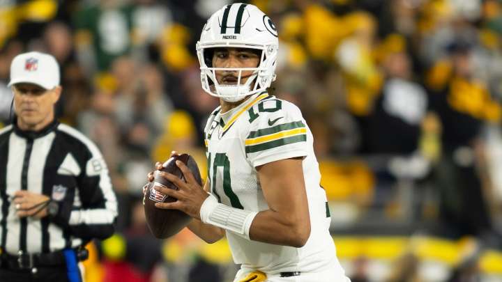 Watch Packers vs. Vikings NFL Week 12 game today, free Streameast alternatives, start time, TV channel