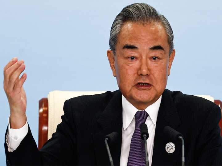 Chinese Foreign Minister asks Japan to "correct its mistakes"