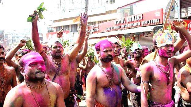 Sabarimala: HC bans sale of chemical Kumkum and plastic shampoo sachets