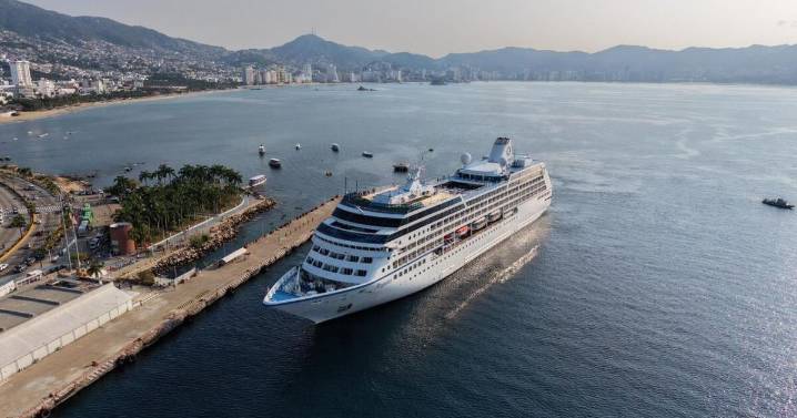 Arriba el crucero MS Regatta a Acapulco gracias a gestiones del Gobierno Municipal