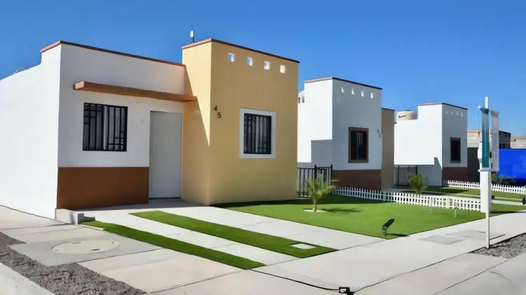 Realiza Coves más de 12 mil acciones de vivienda este año
