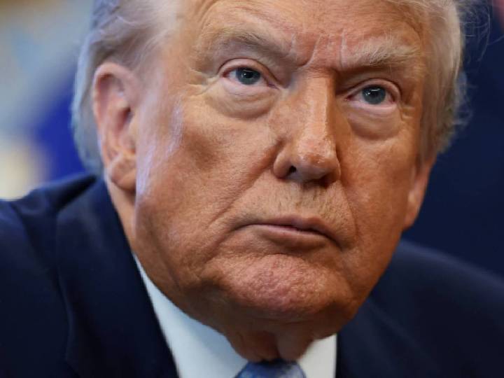 Trump firma ley que obliga a divulgar todos los archivos del caso Epstein