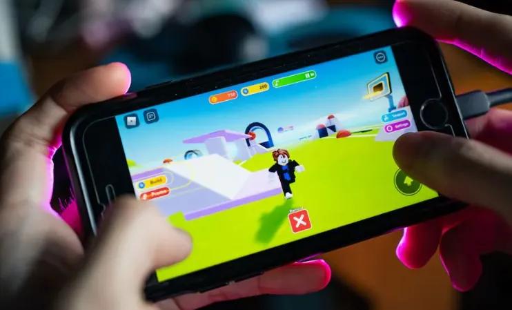 ¿Están tus hijos en riesgo mientras juegan videojuegos? ¿A qué estar atentos?