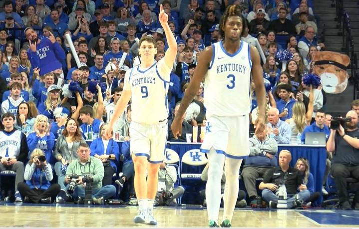 Kentucky bounces back with blowout win over Eastern Illinois