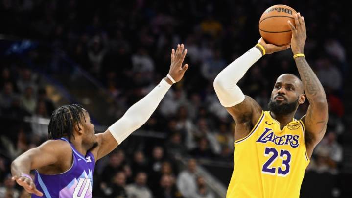 LeBron James To Make Record 23rd Season Debut Against Jazz