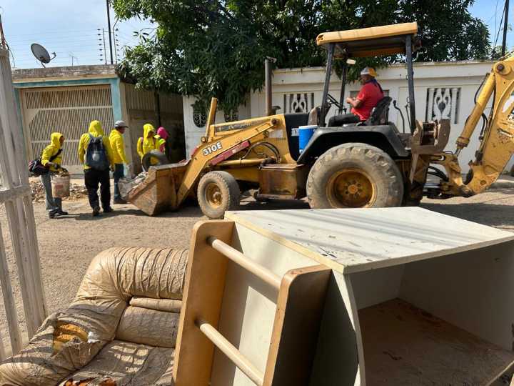 ¡Transformación en El Mamón B2: Más de 40 familias se benefician de la exitosa operación «¡Saca tu cachivache!»!