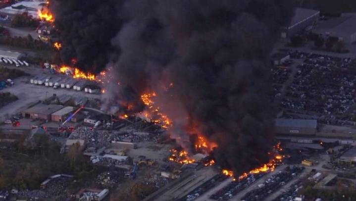 Avión se estrella en Louisville, EU; hay heridos