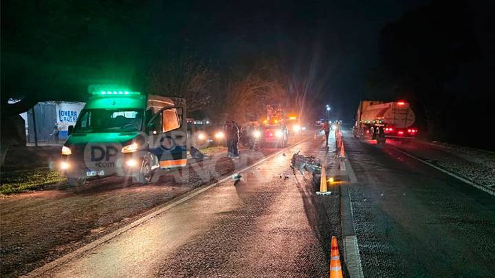 Un adolescente de 17 años perdió la vida en un violento choque frontal sobre la…