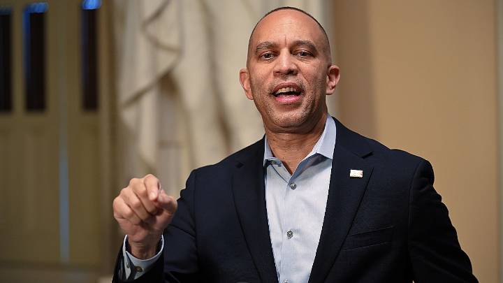 Jeffries says Democrats won't end shutdown despite SNAP benefits crisis