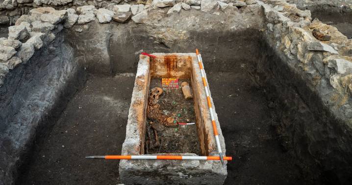 Budapest: 1,700-year-old Roman sarcophagus opened