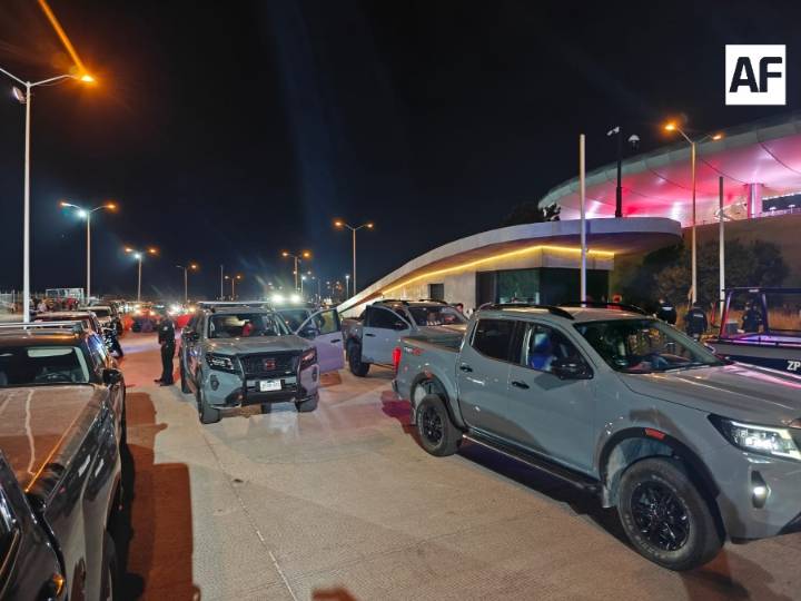 Iban al partido… pero en camionetas robadas: caen tres cerca del Estadio Akron