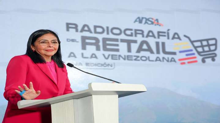 Economía venezolana se mantiene “imperturbable, con el esfuerzo de cada uno de los sectores”, aseguró Delcy Rodríguez