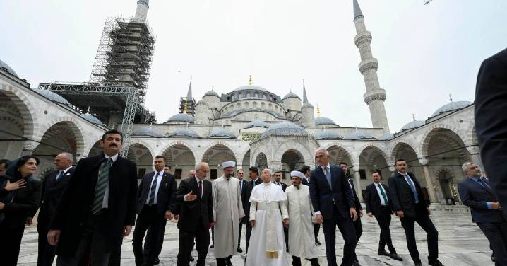 El avión A320 en el que ha viajado el Papa a Turquía deberá sustituir un componente tras aviso de Airbus