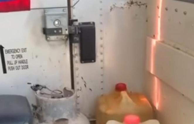 Peligro a bordo; exhiben rutera por transportar gasolina y tanque