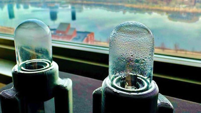 Investigadores del MIT crean este dispositivo que extrae agua potable del aire en minutos