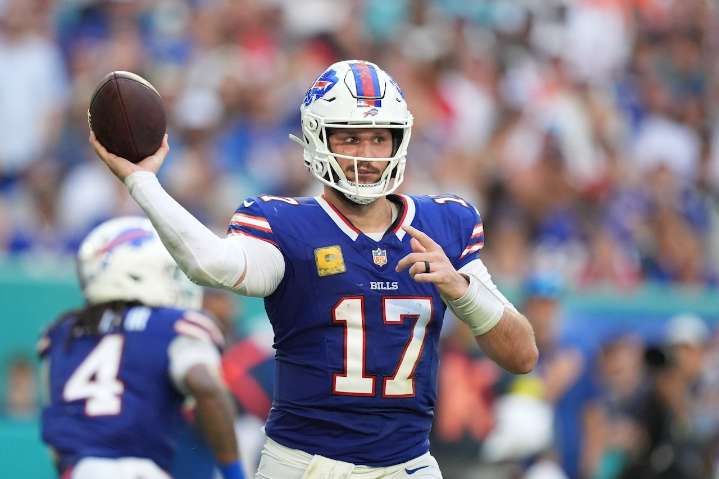 Bills vs. Buccaneers final predictions: Josh Allen, Buffalo favored in Week 11 showdown