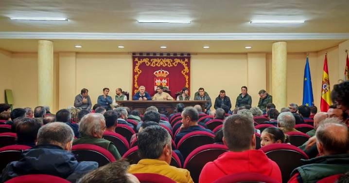 Los ganaderos piden más flexibilidad en los movimientos de ganado, vacunación "sin restricciones" y la puesta en marcha del "veterinario libre”