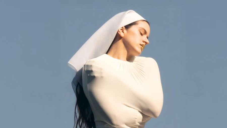 (+Video) Rosalía recibe elogios del Vaticano por su álbum "Lux"