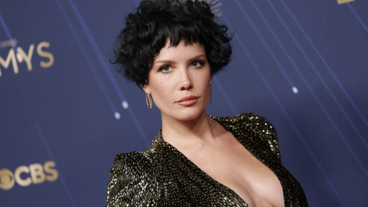 Halsey Offers Health Update After Spending Night in Emergency Room