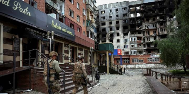 Ante la inminente caída de Pokrovsk, Ucrania debe elegir entre luchar o salvar tropas