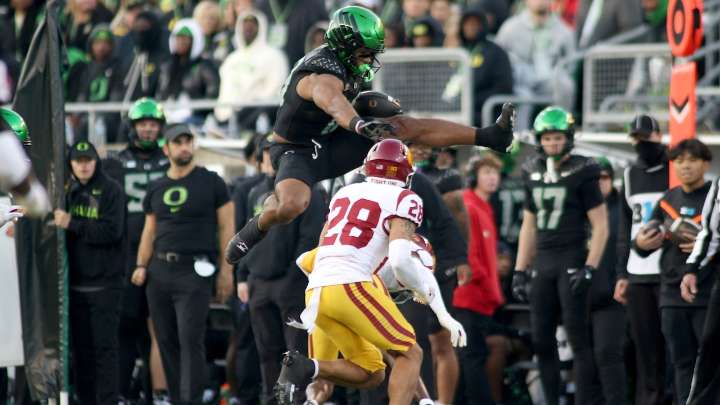 Ducks Confidential podcast: Oregon slices and dices Trojans, are Huskies next?