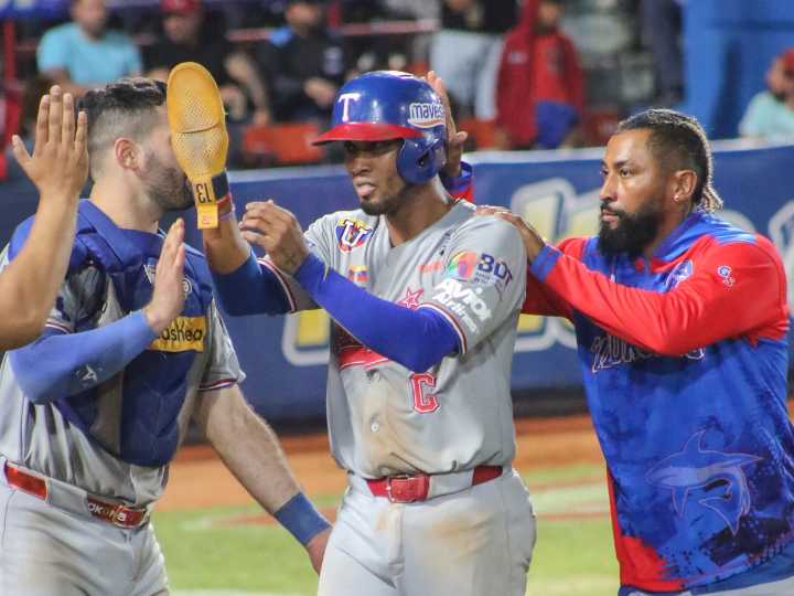 Tiburones volvió con fuerza para triunfar en Barquisimeto