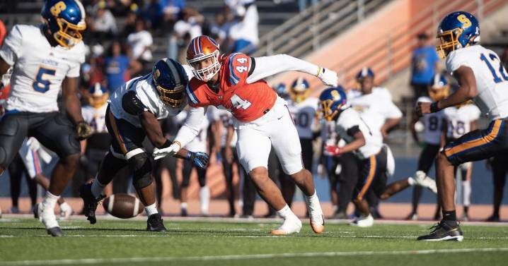 Jahadi White Jr. thrives for East St. Louis defense in return to gridiron