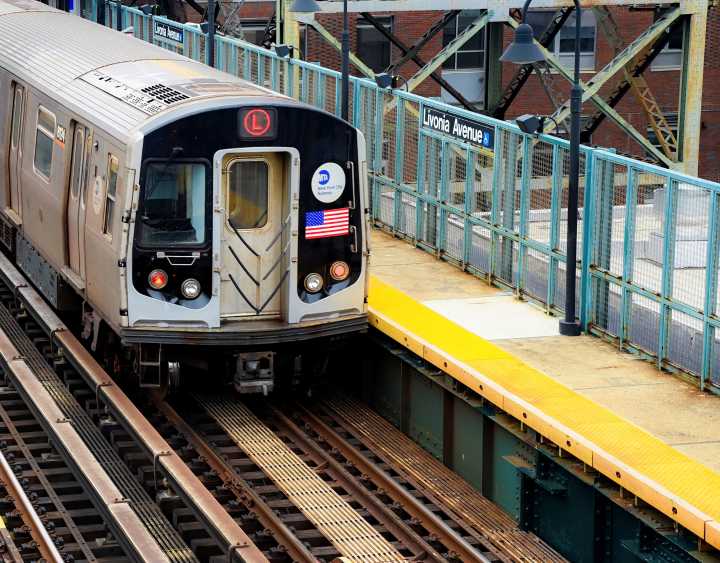 MTA boosts weekday service on A and L subway lines