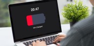 Mito o realidad: qué hay de cierto en que tener una notebook siempre enchufada arruina la batería