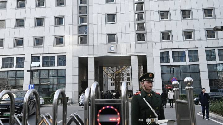 Japón emite una alerta de seguridad para sus ciudadanos en China en medio de una fuerte escalada diplomática por Taiwán