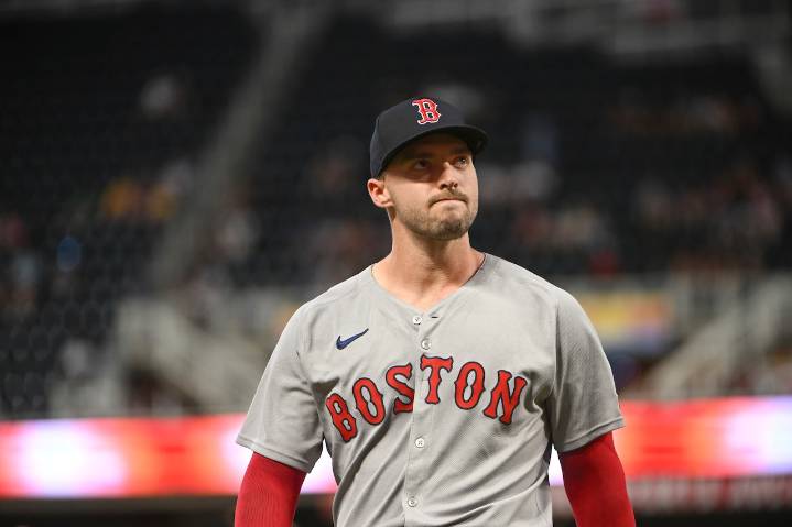 Red Sox make another trade, send lefty reliever to White Sox for 21