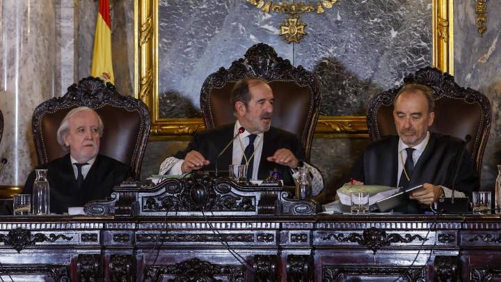 El juez Arrieta, al final de un curso: “Concluyo, tengo que poner la sentencia al fiscal general”