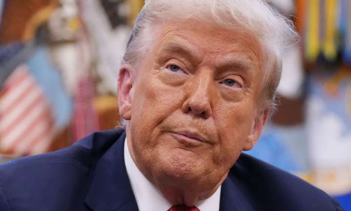 Trump threatens ABC's licence after Mary Bruce's Epstein question