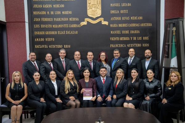 Entrega Geraldine su Informe de Gobierno al Cabildo de Tepic