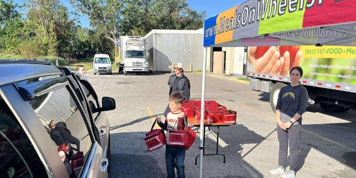 Thanksgiving dinner giveaway held today by Meals on Wheels PLUS of Manatee