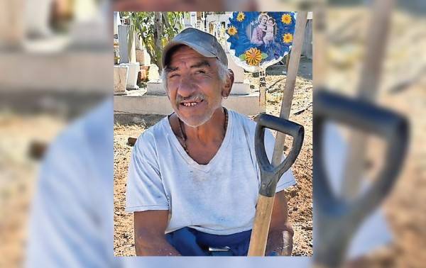 Limpian las tumbas desde los 15 años