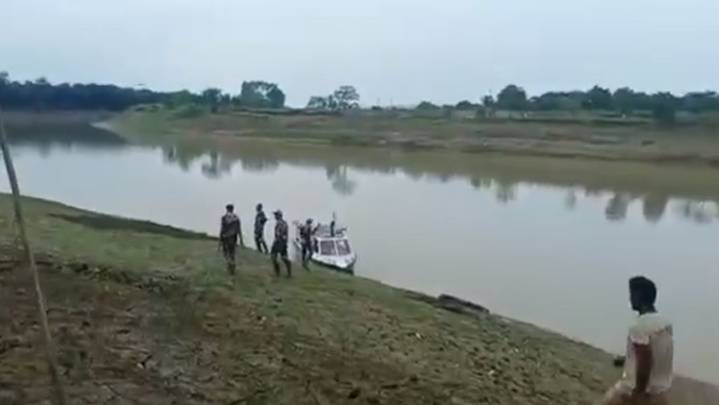 Tension flares along Indo-Bangladesh border after Bangladeshi nationals confront BSF