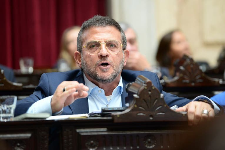 El diputado Cisneros advirtió que el Gobierno busca “modernizar” para quitar derechos laborales