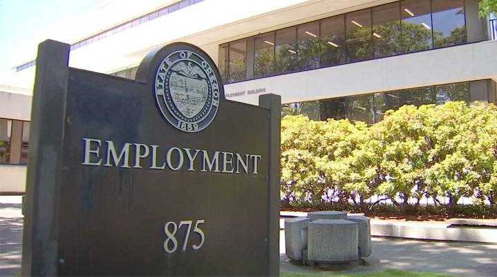 Oregon Job Market Near Breaking Point Amid Layoffs and Federal Shutdown