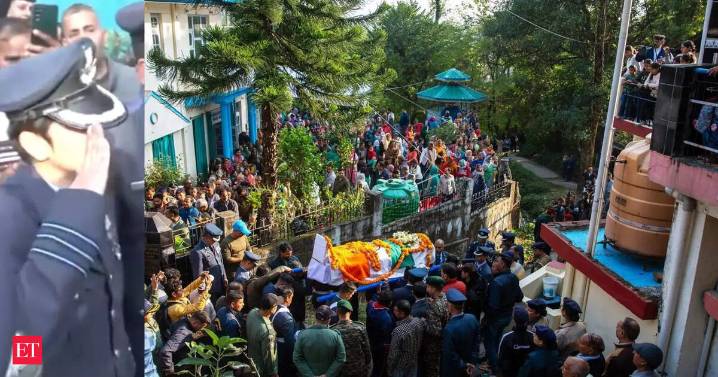 Wing Commander Syal cremated