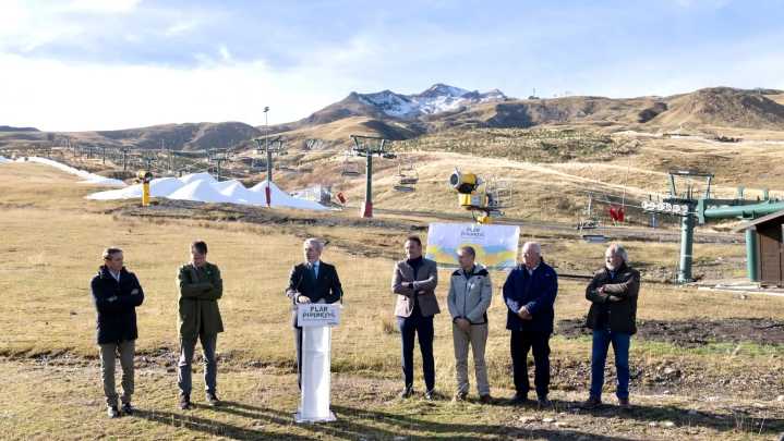 El Gobierno de Aragón impulsa el sector de la nieve con 1.022 nuevos cañones y tecnología pionera